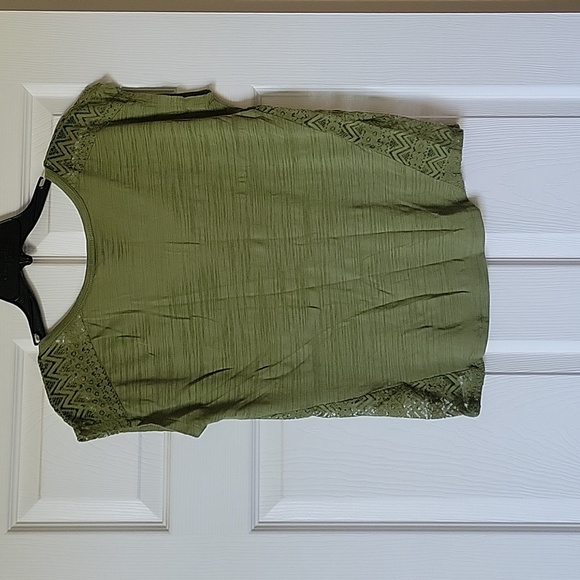 Rue 21 Size Medium Top - Picture 2 of 4